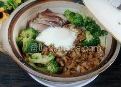 黑椒猪肉煲仔饭