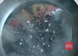 凉拌蕨根粉的做法图解2