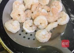 西兰花炒虾仁的做法图解3