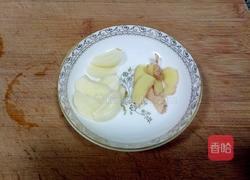 荷兰豆炒腊肠的做法图解5
