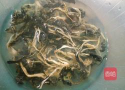 猪肉菜干山药汤的做法图解2