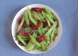 芹菜炒腊肠