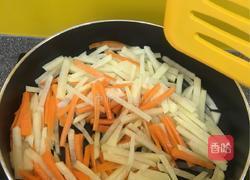 土豆炒胡萝卜的做法图解5
