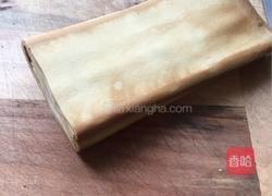 豆腐皮炒香菜的做法图解1