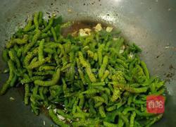炒橱皮花的做法图解4