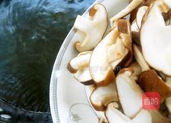 海米香菇油菜的做法图解5