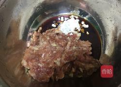 排骨苦瓜塞肉末炖汤的做法图解3