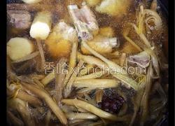 黄花菜山药排骨汤