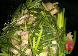蒜苔炒烧肉的做法图解7