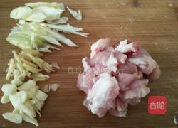 菜花炒肉的做法图解2
