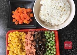 五彩缤纷炒饭的做法图解1
