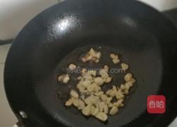蒜香乌尼头（本地的一种野菜）的做法图解3