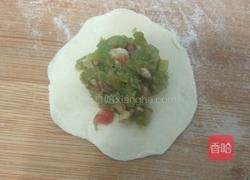 芹菜肉馅锅贴的做法图解6