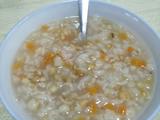 杂粮蔬菜粥（麦仁小米胡萝卜粥）