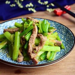 芹菜炒牛肉