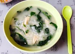 枸杞叶鸡丝粥
