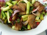 家常五花肉炒蒜芯