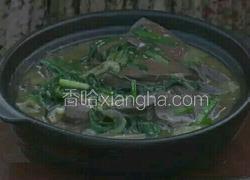 猪血韭菜煲