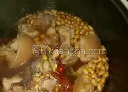 黄豆炖猪蹄包