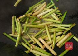 蒜苔炒肉的做法图解5