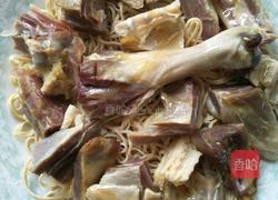 腊味鸭腿蒸千张丝的做法图解5
