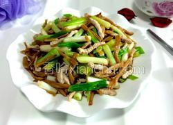 黄花菜小葱炒肉