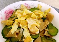 黄瓜豆皮炒鸡蛋