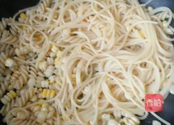 炒意面的做法图解3