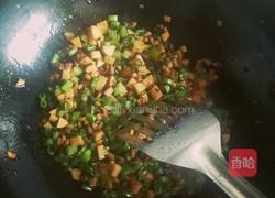 蘑菇豆角肉丁拌面的做法图解5