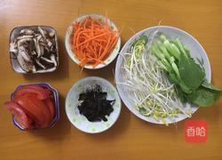 五彩砂锅汤面的做法图解3