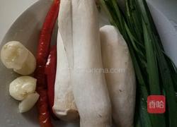 手撕鸡腿菇的做法图解1