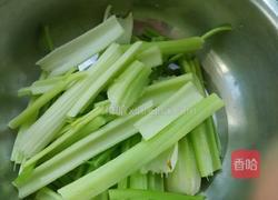 芹菜肉馅锅贴的做法图解5