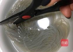酸辣甘蓝鸡蛋粉丝的做法图解1