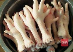 凉拌鸡爪的做法图解1