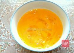 面条鱼炒鸡蛋的做法图解2