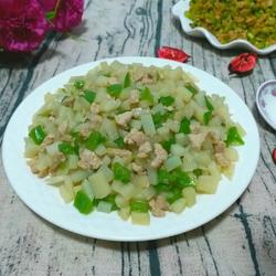 土豆青椒肉丁卤的做法[图]