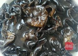 排骨菜花木耳的做法图解1