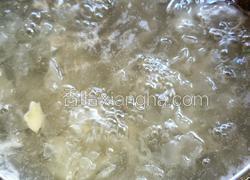 水晶绵绵银耳汤