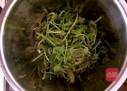 香椿鸡蛋饼的做法图解2