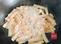蒜苗炒粘山药豆腐的做法图解4