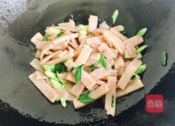 蒜苗炒粘山药豆腐的做法图解8