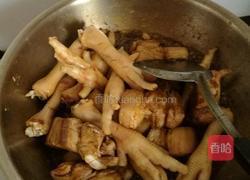 红烧鸡爪五花肉的做法图解6