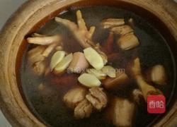 红烧鸡爪五花肉的做法图解7