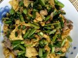 蒜台肉丁炒鸡蛋