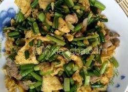 蒜台肉丁炒鸡蛋