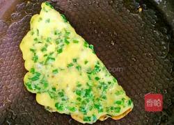 韭菜鸡蛋饼的做法图解10