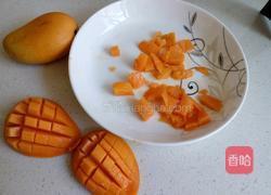 芒果奶昔的做法图解2