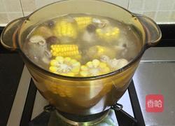 海椰皇玉米无花果土鸡汤的做法图解7