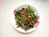 蒜台炒肉丝