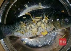 凉拌鲫鱼的做法图解1